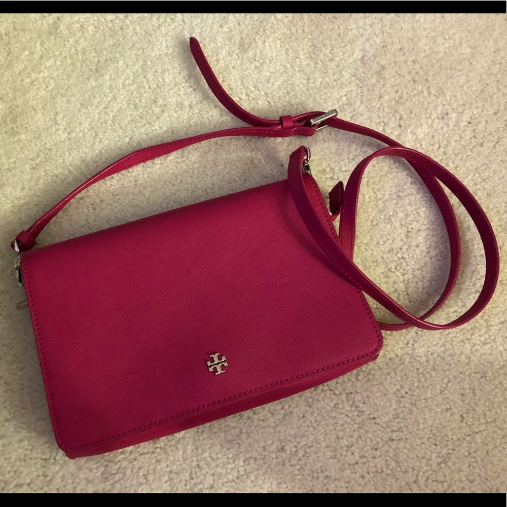 ❌SOLD❌Tory Burch Chain Wallet